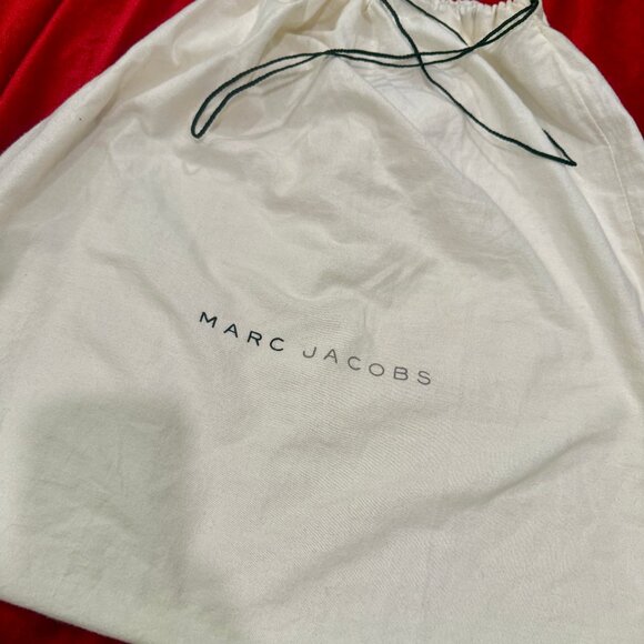 MARC JACOBS BLACK LEATHER GUNMETAL BUCKLE AND BUTTONHOLE HOBO BAG LARGE - Picture 2 of 16